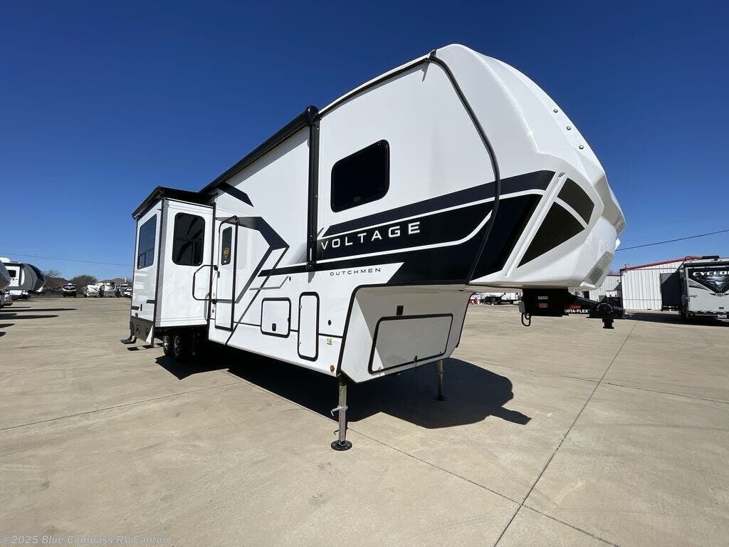 New 2025 Dutchmen Voltage V-Series 3600 available in Wills Point, Texas