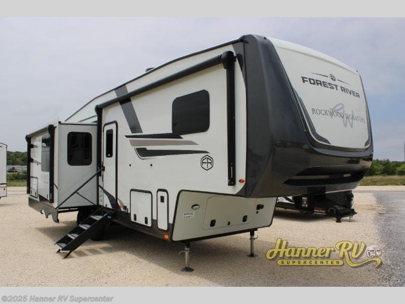 New 2025 Forest River Rockwood Signature R331RL available in Baird, Texas