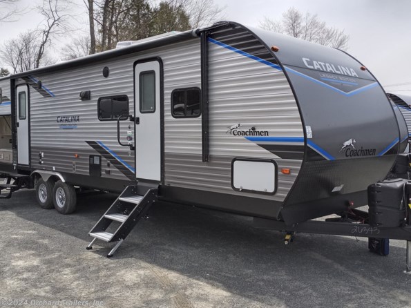 2022 Coachmen Catalina Legacy Edition 323BHDSCK available in Whately, MA