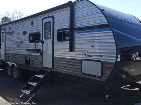 2023 Coachmen Catalina Legacy Edition 323BHDSCK available in Whately, MA