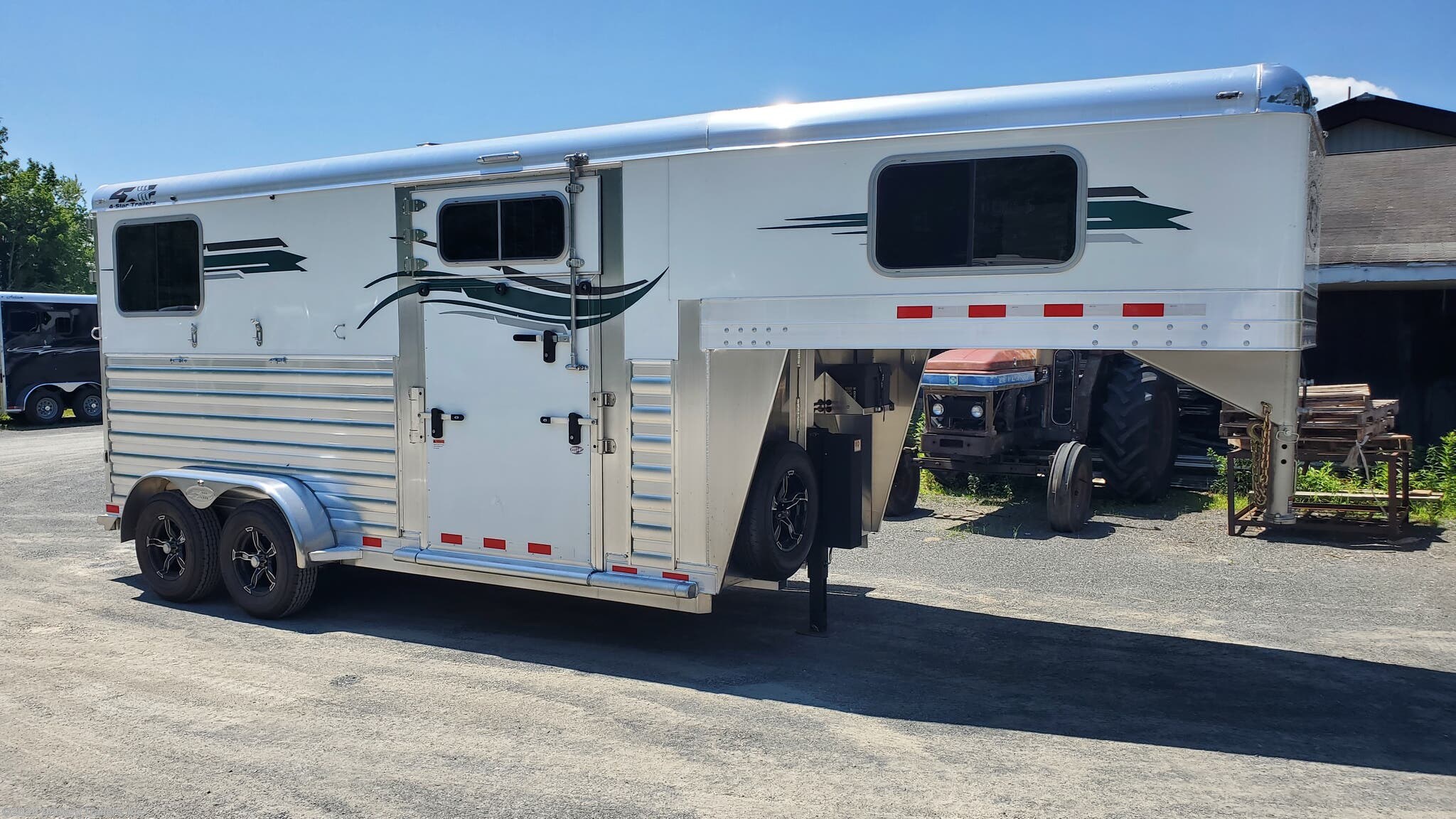 New 2027 4-Star Trailers  2-Horse Straight-Load Gooseneck with Side Ramp available in Whately, Massachusetts