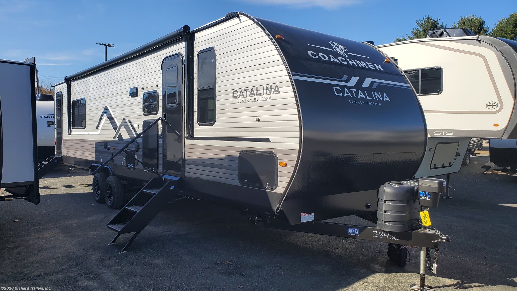 Used 2027  Coachmen Catalina Legacy Edition 333DBDSCK by Coachmen from Orchard Trailers, Inc. in Whately, MA
