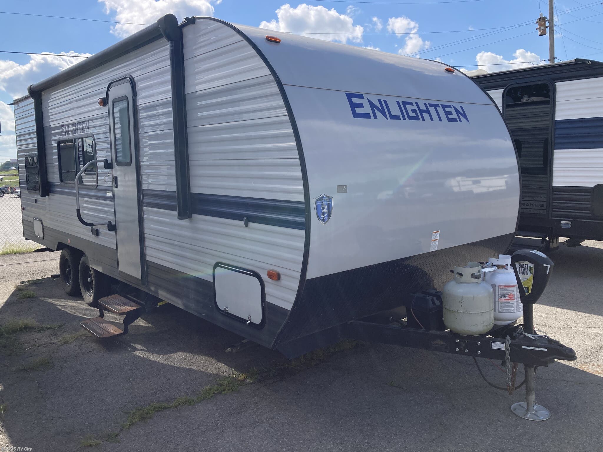 Used 2021 Gulf Stream Enlighten 25BH available in Benton, Arkansas