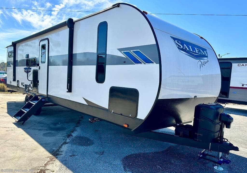 Used 2023 Forest River Salem Platinum 29VBDUX available in Clermont, Florida