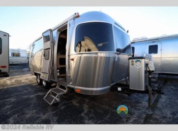 Used 2017 Airstream Flying Cloud 23D available in Springfield, Missouri