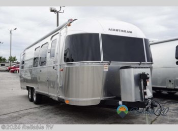 New 2024 Airstream Flying Cloud 28RB available in Springfield, Missouri