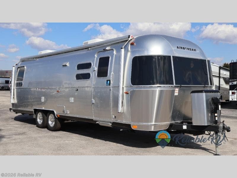 New 2026 Airstream Globetrotter 30RB available in Springfield, Missouri