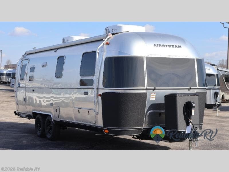 New 2026 Airstream Flying Cloud 27FB Twin available in Springfield, Missouri