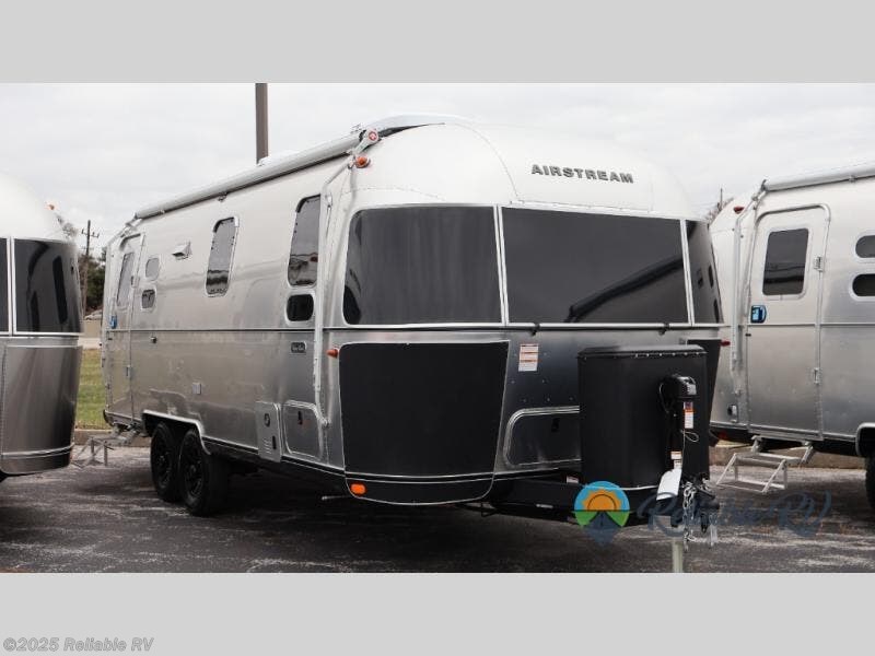 New 2026 Airstream Flying Cloud 25FB Twin available in Springfield, Missouri