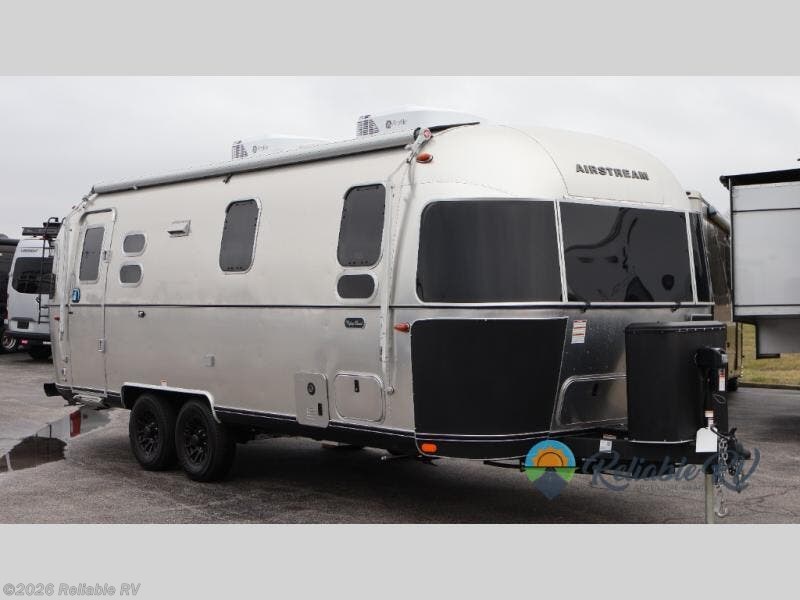 New 2026 Airstream Flying Cloud 25FB Twin available in Springfield, Missouri