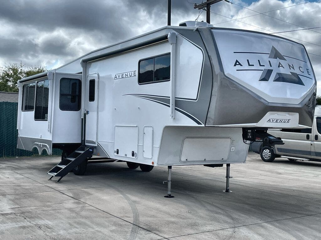 New 2026 Alliance RV Avenue 32RLS available in Fort Worth, Texas