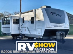 Used 2025 Highland Ridge Light 321BHS available in Fort Worth, Texas