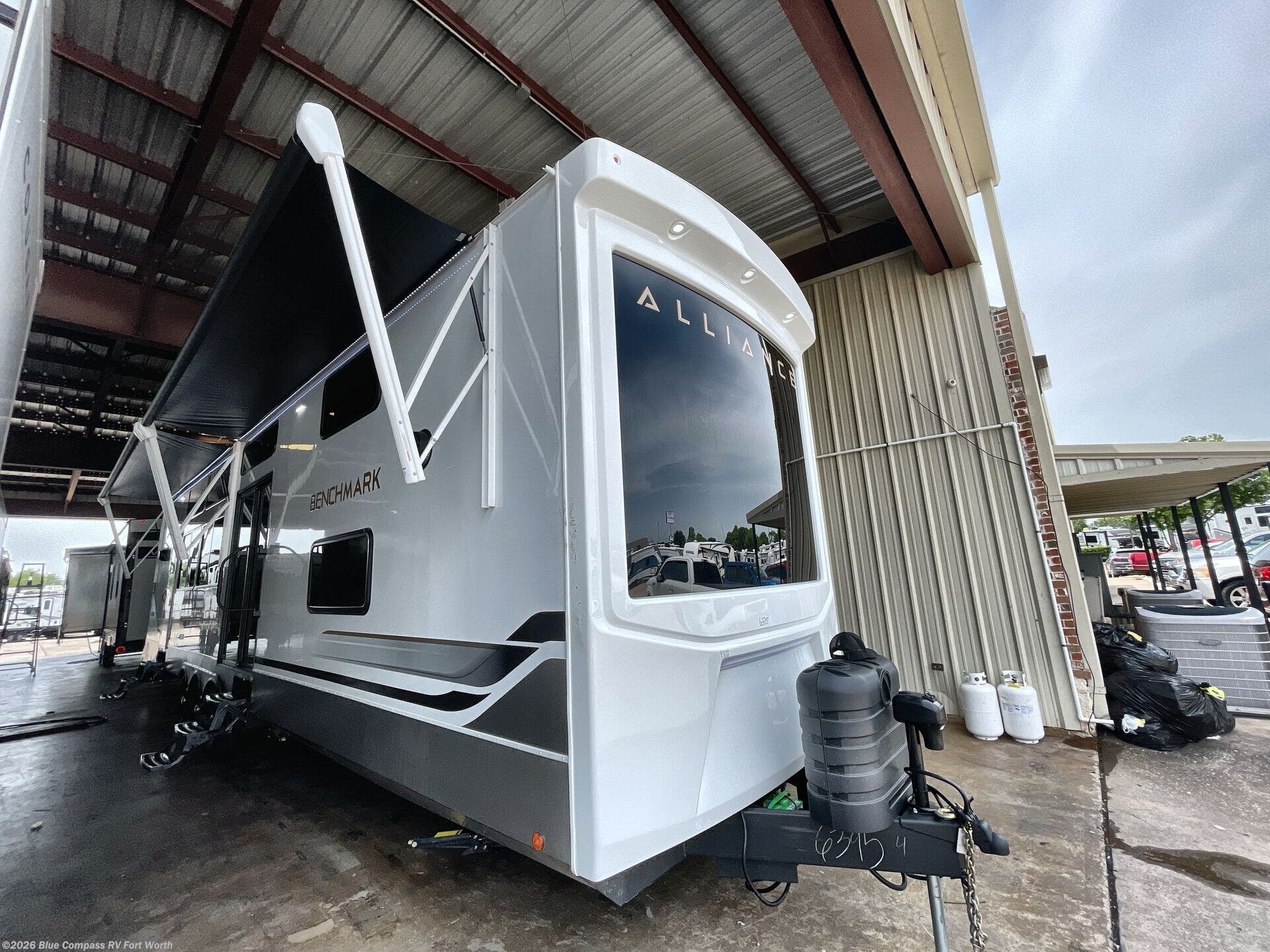 New 2025 Alliance RV Benchmark 44LFT available in Fort Worth, Texas