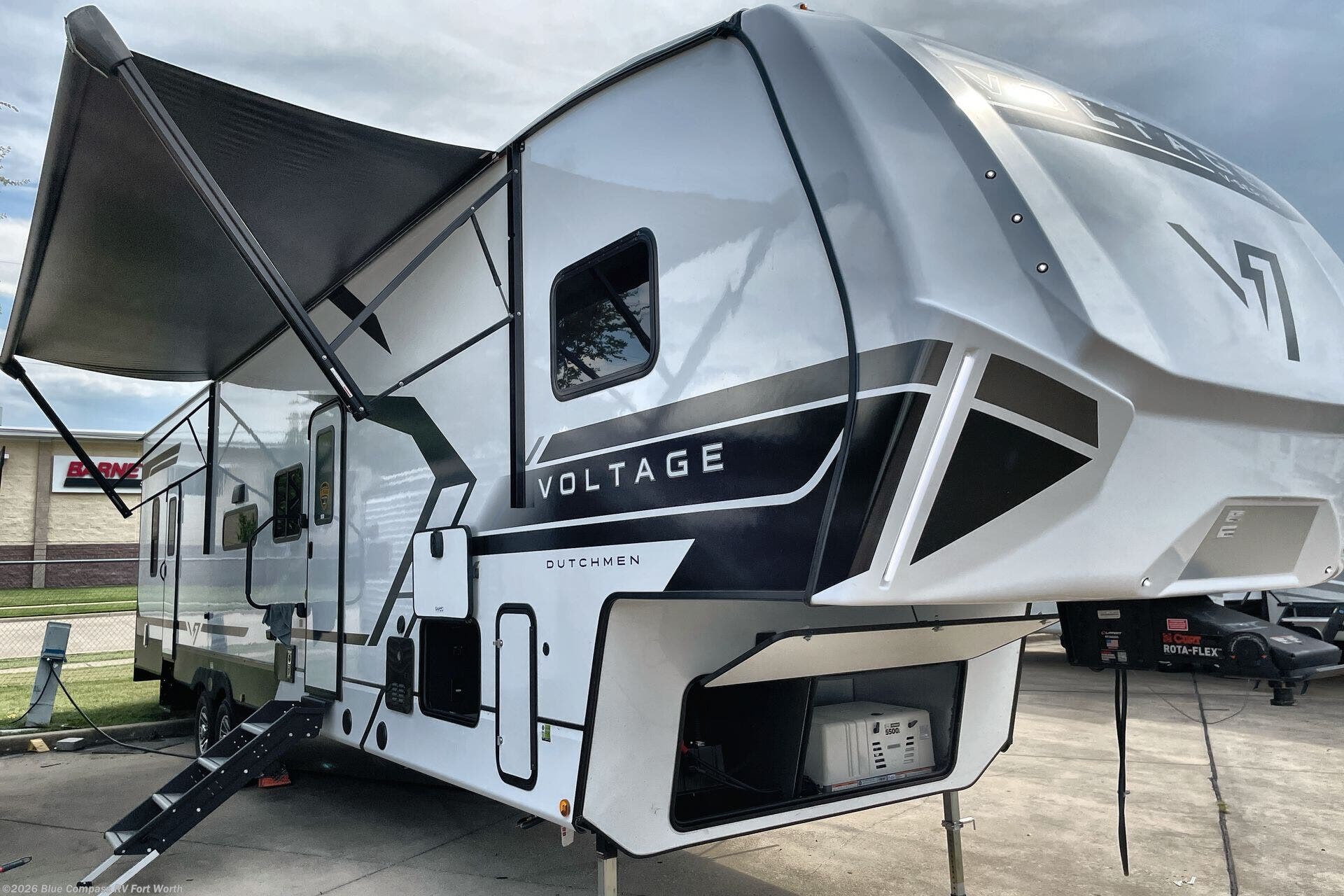 New 2026 Dutchmen Voltage V-Series 3800 available in Fort Worth, Texas