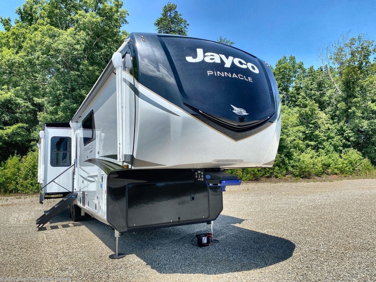 New 2025 Jayco Pinnacle 36FBTS available in Ringgold, Virginia