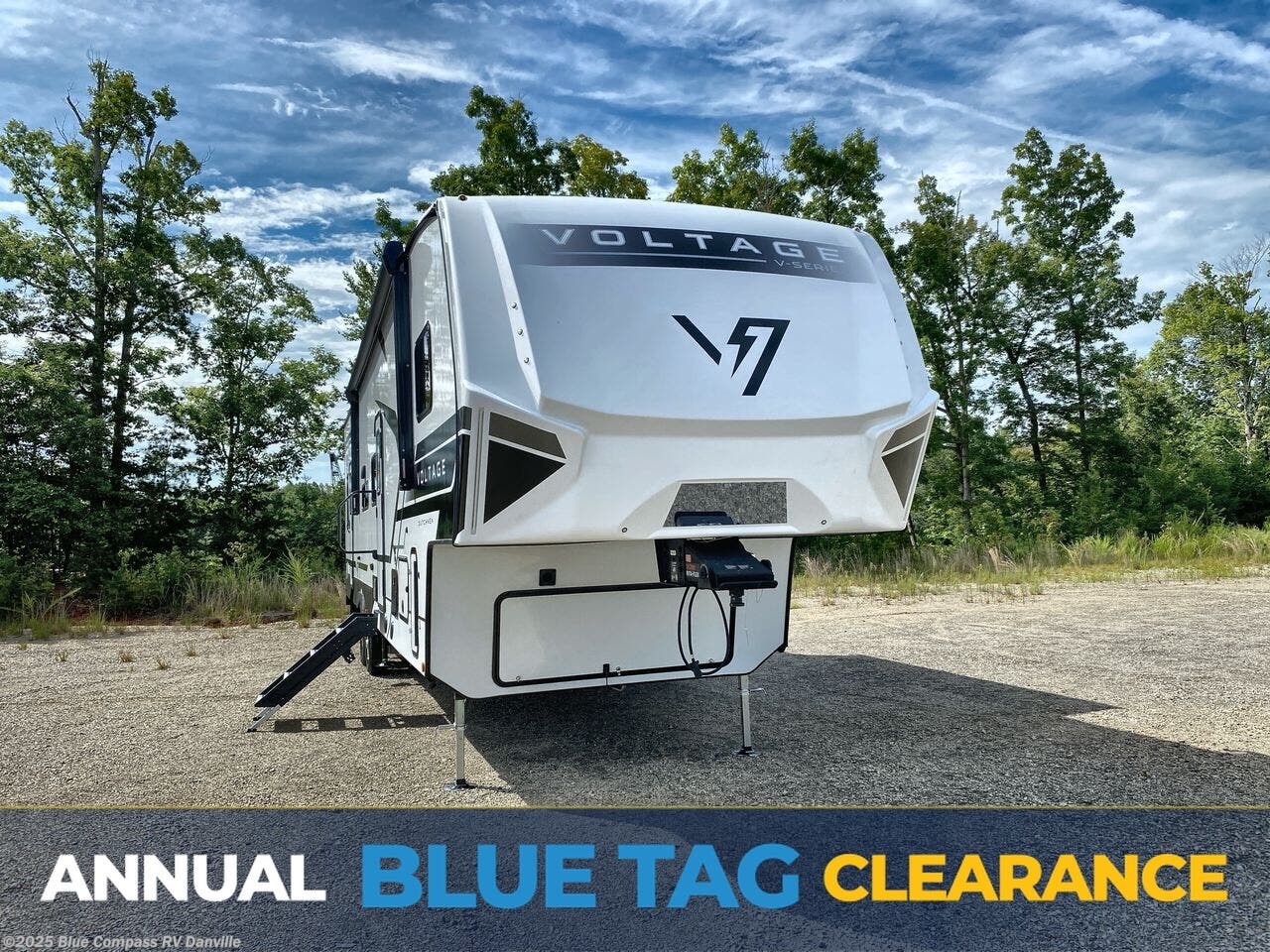 New 2026 Dutchmen Voltage V-Series 3800 available in Ringgold, Virginia