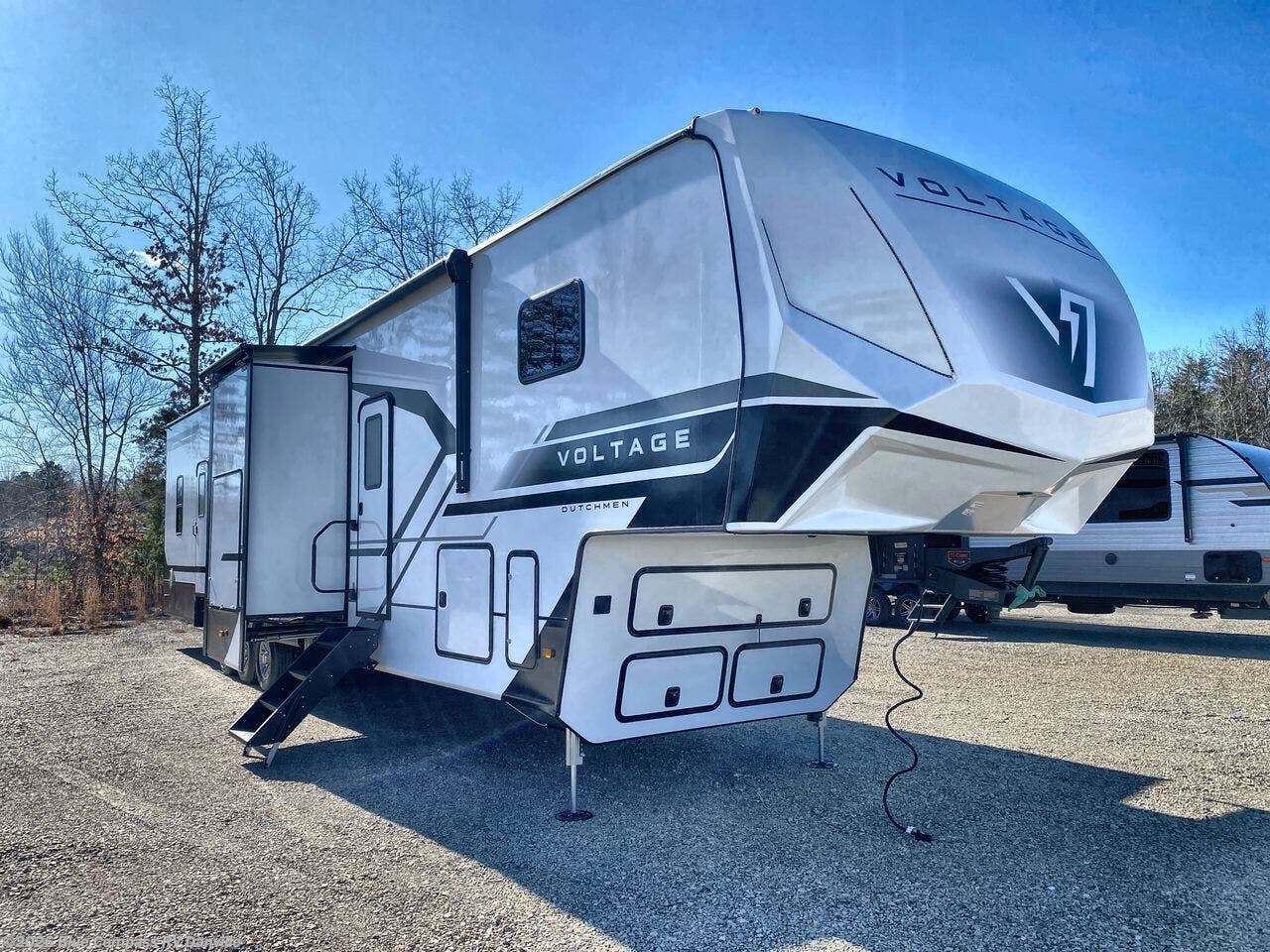 New 2026 Dutchmen Voltage V-Series 4250 available in Ringgold, Virginia
