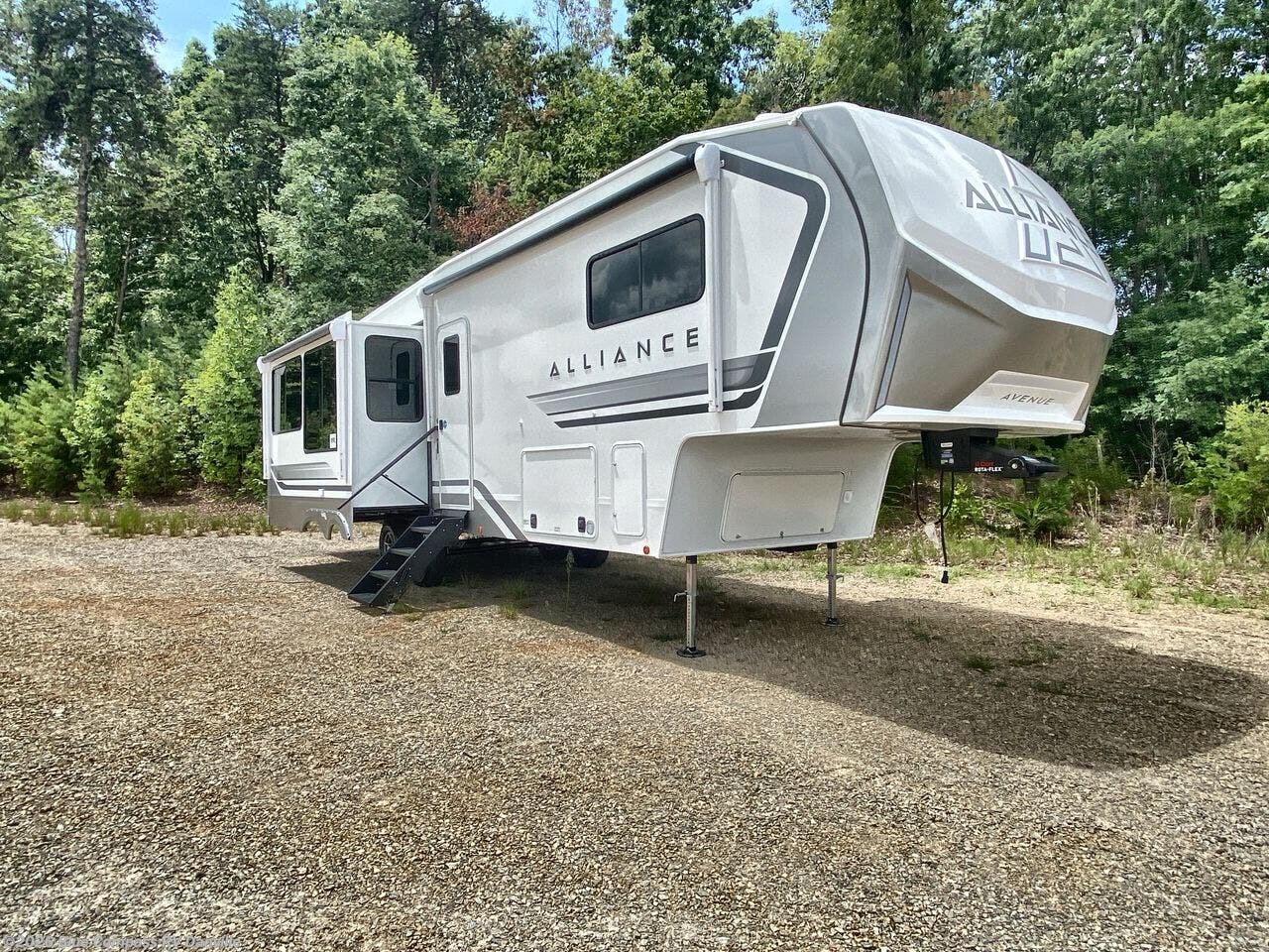 New 2027 Alliance RV Avenue 32RLS available in Ringgold, Virginia