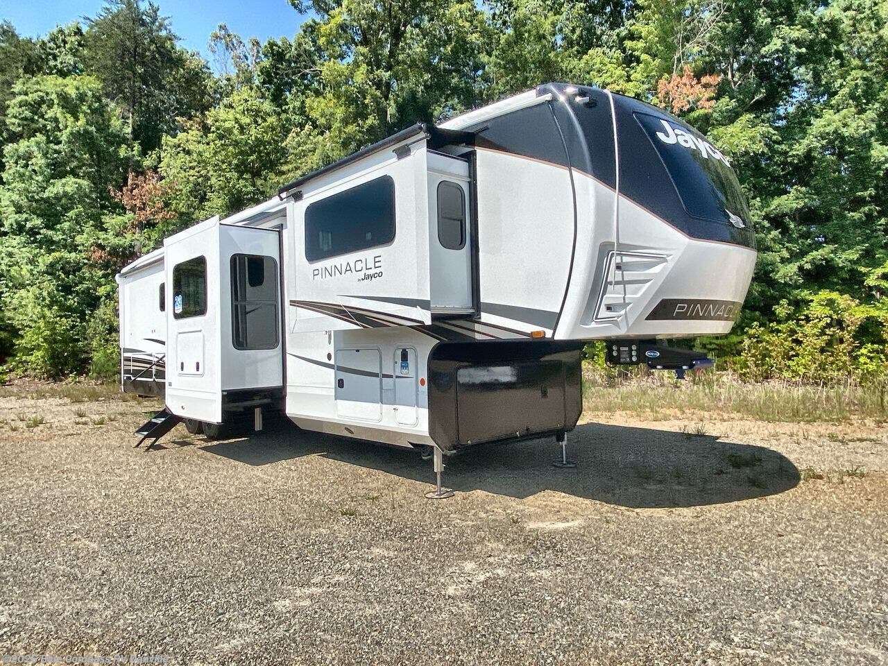 New 2027 Jayco Pinnacle 39FLOK available in Ringgold, Virginia