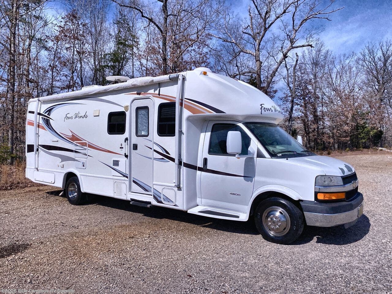 Used 2011 Thor Motor Coach Four Winds Siesta 28BK available in Ringgold, Virginia