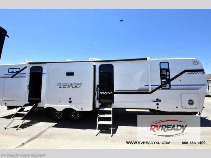 New 2025 Forest River Cherokee Alpha Wolf 33BH available in Lake Elsinore, California
