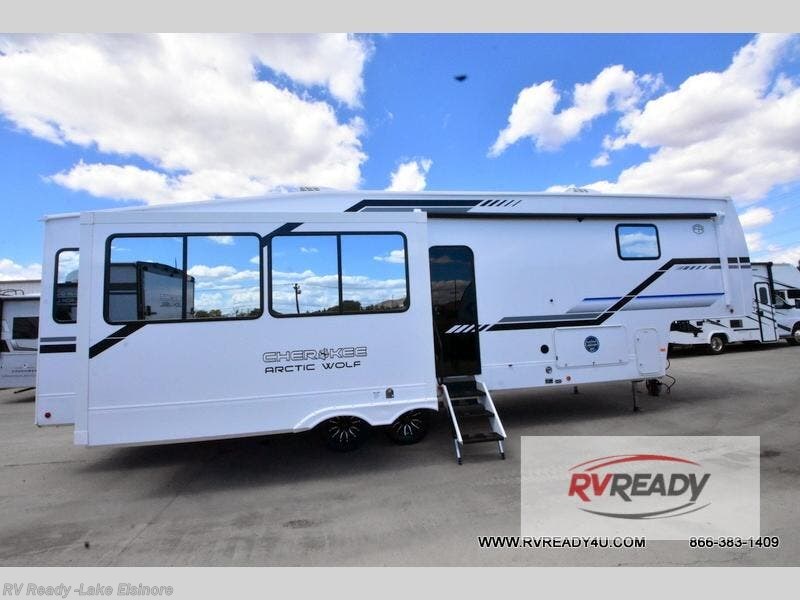 New 2026 Forest River Cherokee Arctic Wolf 3250SUITE available in Lake Elsinore, California