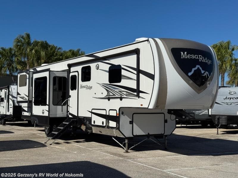 Used 2019 Highland Ridge Mesa Ridge 375RDS available in Nokomis, Florida