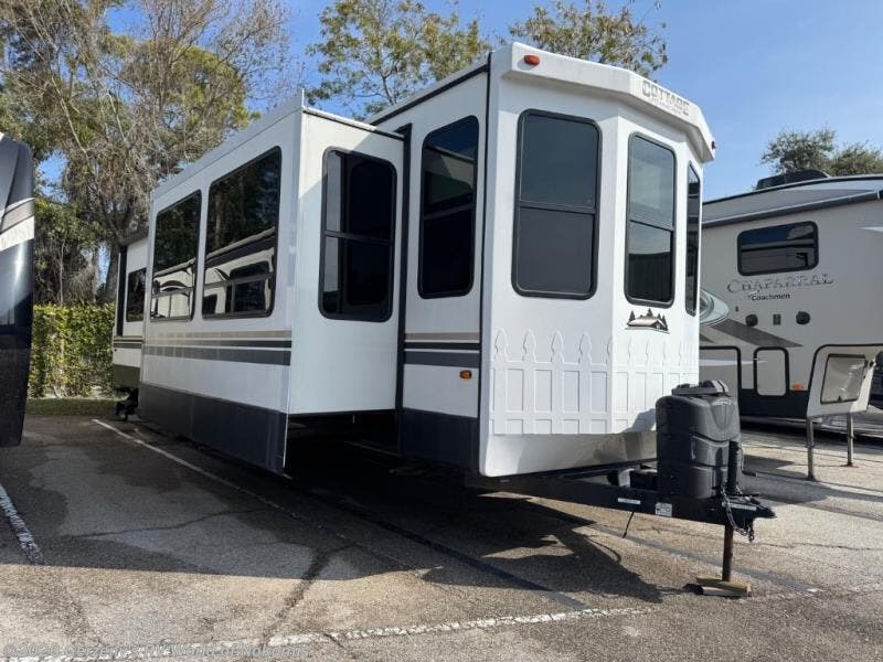 Used 2021 Forest River Cedar Creek Cottage 40CCK available in Nokomis, Florida