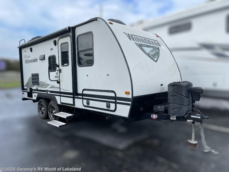 Used 2020 Winnebago Micro Minnie 2106DS available in Lakeland, Florida