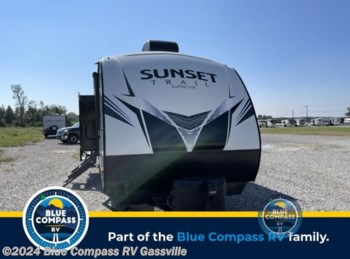 Used 2019 CrossRoads Sunset Trail Super Lite SS331BH available in Gassville, Arkansas
