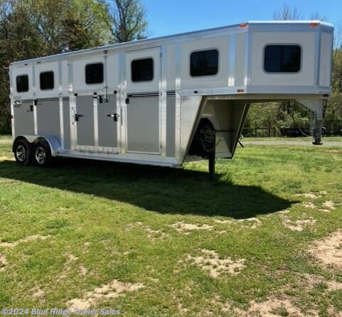 2020 River Valley 2H GN w/Dress & Side Ramp, 7'6"x6'8" available in Ruckersville, VA
