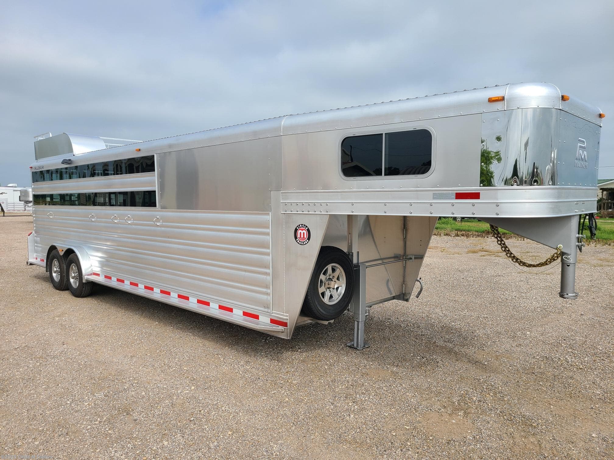 7x26 Horse Trailer for sale | New Platinum Coach 26' Stock Combo 7'6 ...