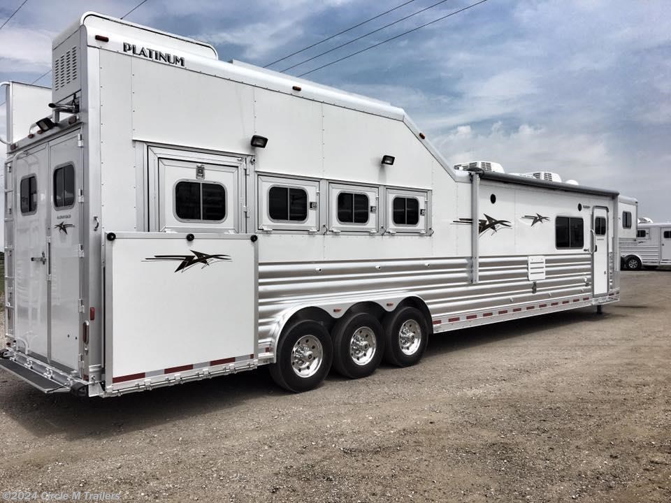 Horse Trailer - 2019 Platinum Coach Outlaw 4H SIDE LOAD/Toy Hauler ...