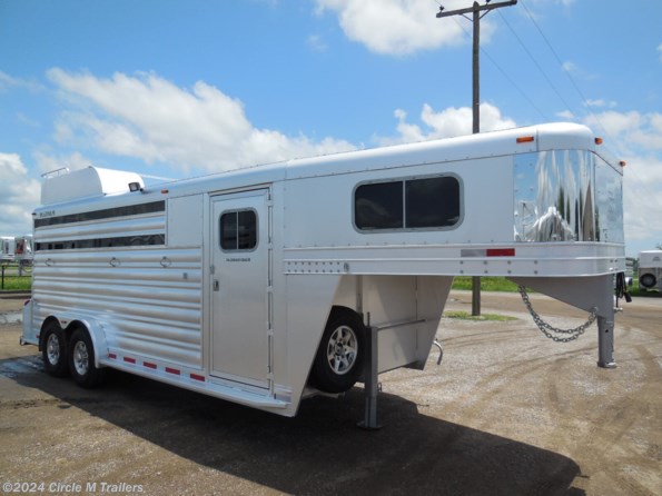 2024 Platinum Coach 4 Horse 2' SW 7'6" wide available in Kaufman, TX