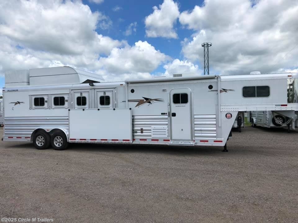 8x31 Horse Trailer For Sale 