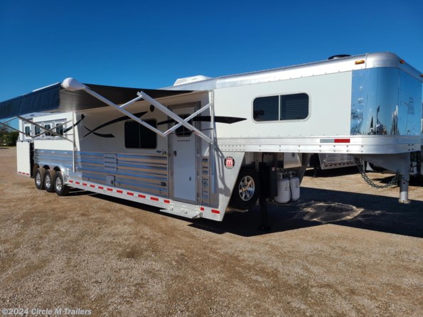 2024 Platinum Coach Outlaw 4H 15' 8" Outlaw Side Load COUCH & DINETTE!! available in Kaufman, TX