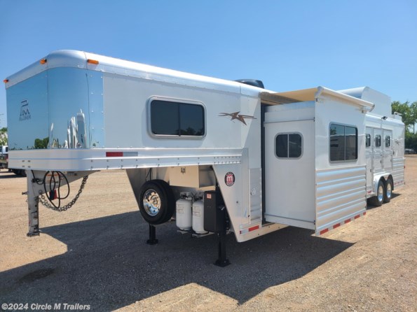 2024 Platinum Coach Outlaw 4 Horse 13'8" SW Outlaw SIDE LOAD SLIDE OUT available in Kaufman, TX