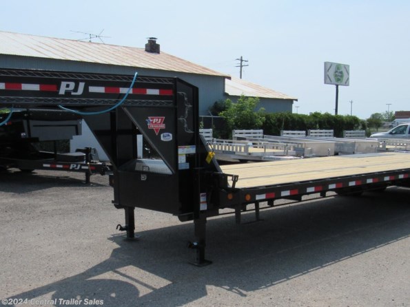 2023 PJ Trailers Gooseneck available in East Bethel, MN