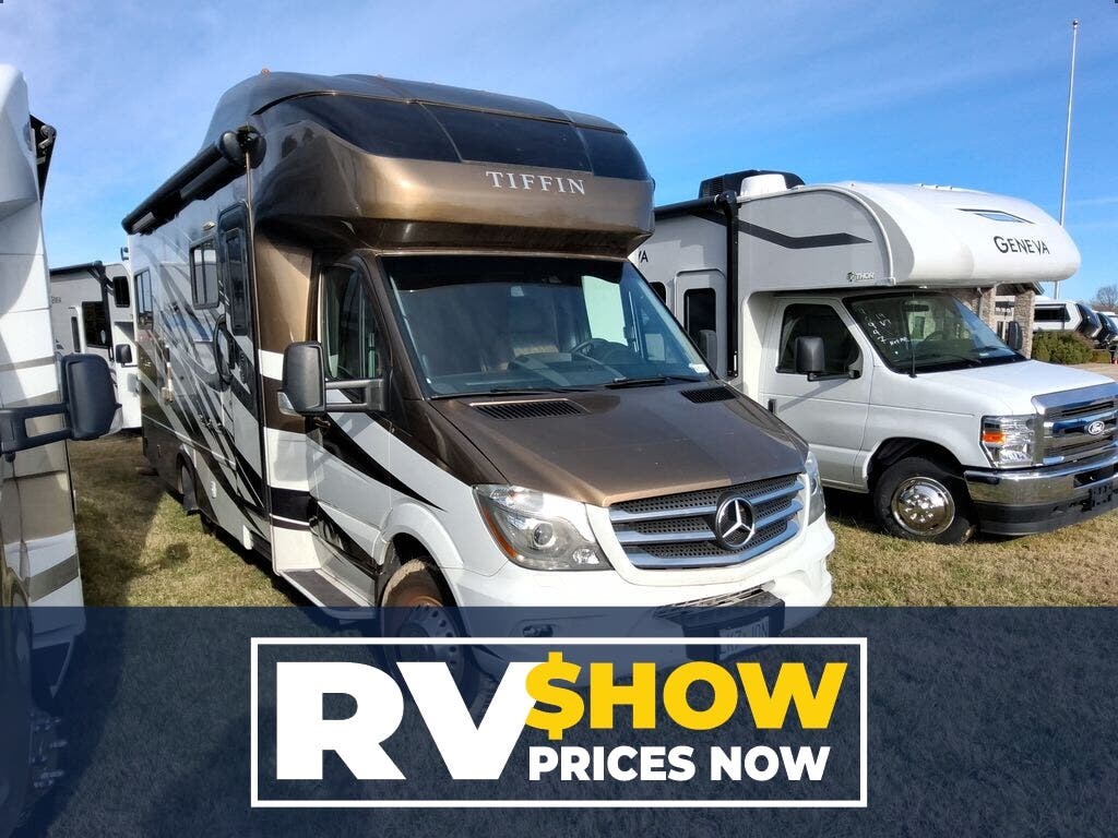 Used 2018 Tiffin Wayfarer 24B available in Strafford, Missouri