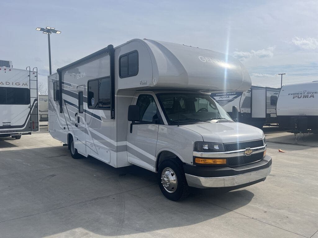 New 2026 Thor Motor Coach Geneva 28VZ Chevy available in Strafford, Missouri