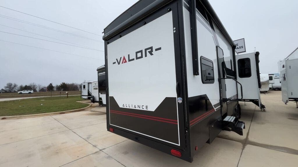 New 2026 Alliance RV Valor 44V14 available in Strafford, Missouri