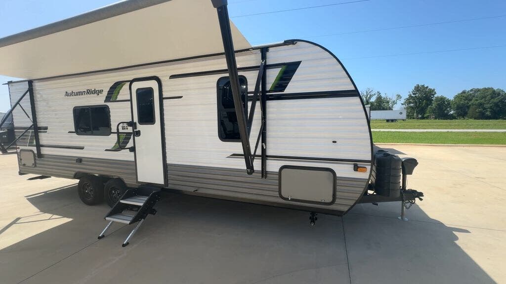 Used 2025 Starcraft Autumn Ridge 26BH available in Strafford, Missouri