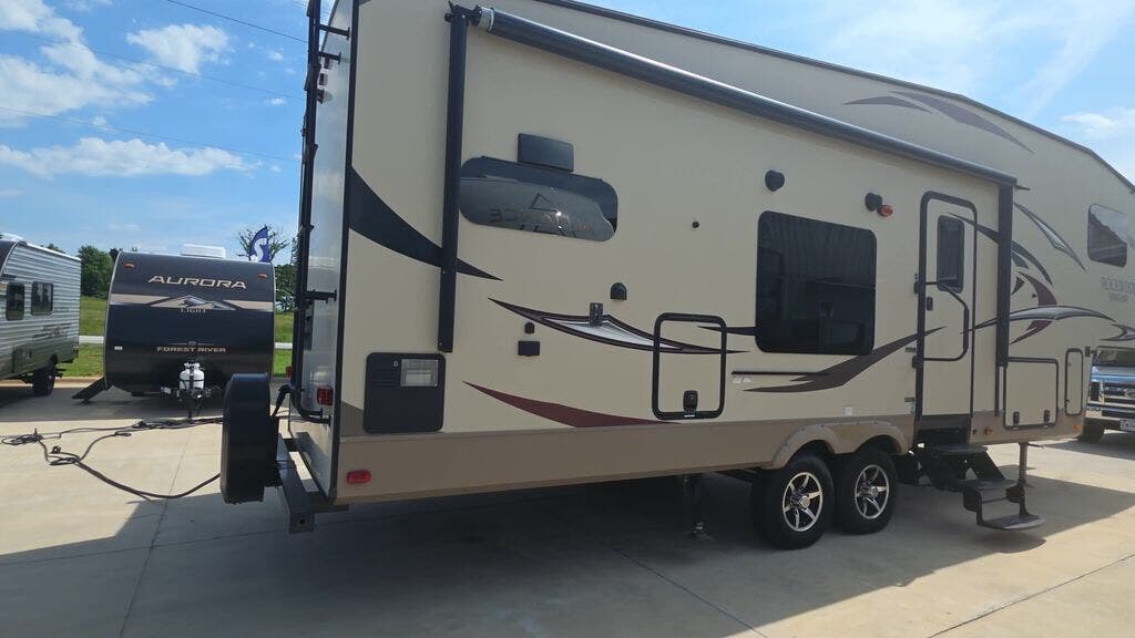 Used 2017 Forest River Rockwood Signature Ultra Lite 8280WS available in Strafford, Missouri