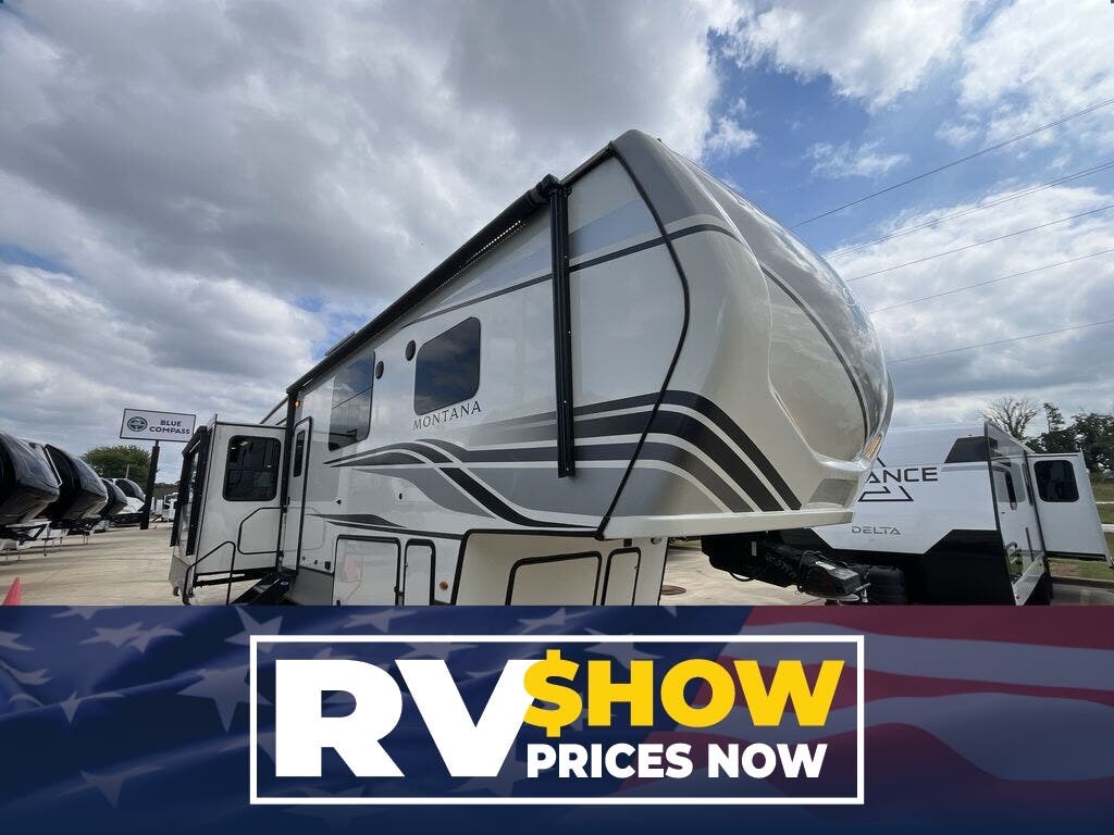 Used 2022 Keystone Montana 3231CK available in Strafford, Missouri