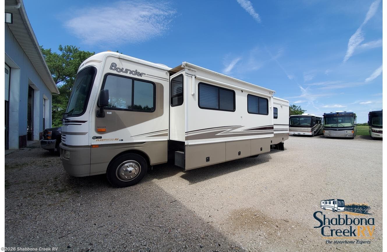Used 2003 Fleetwood Bounder 32W * available in Atkinson, Illinois