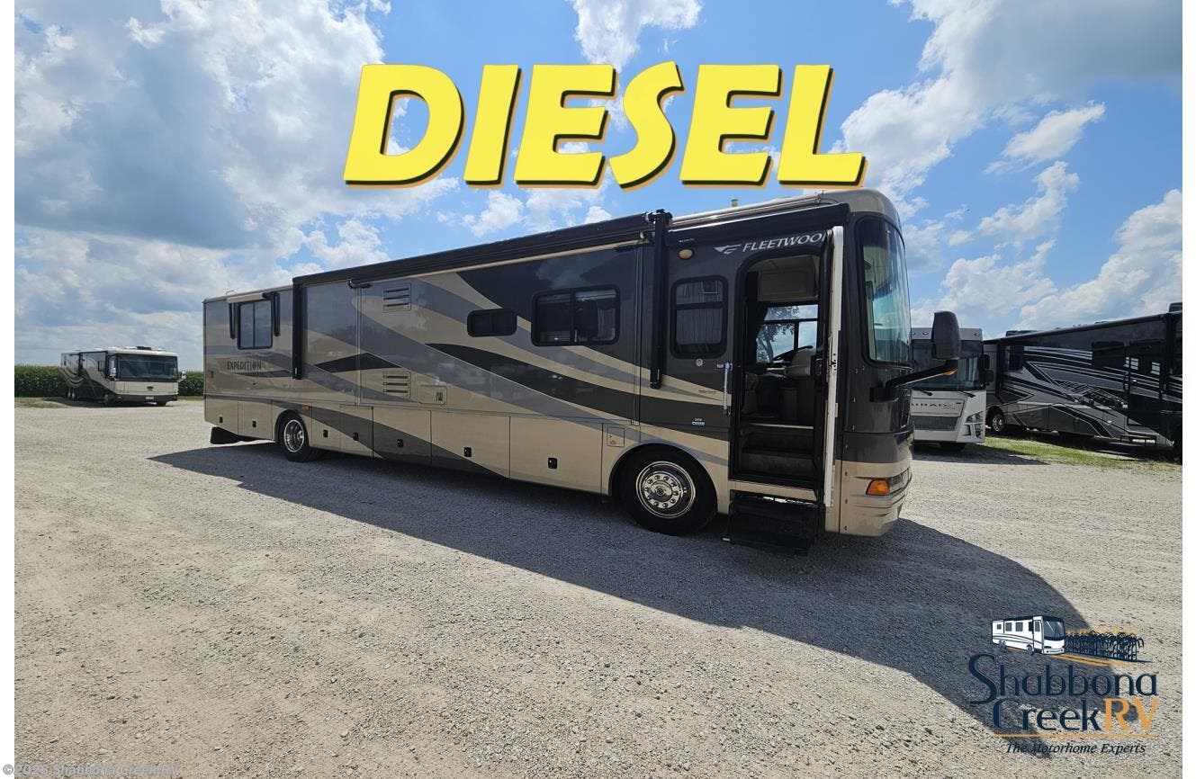 Used 2005 Fleetwood Expedition 38N available in Atkinson, Illinois