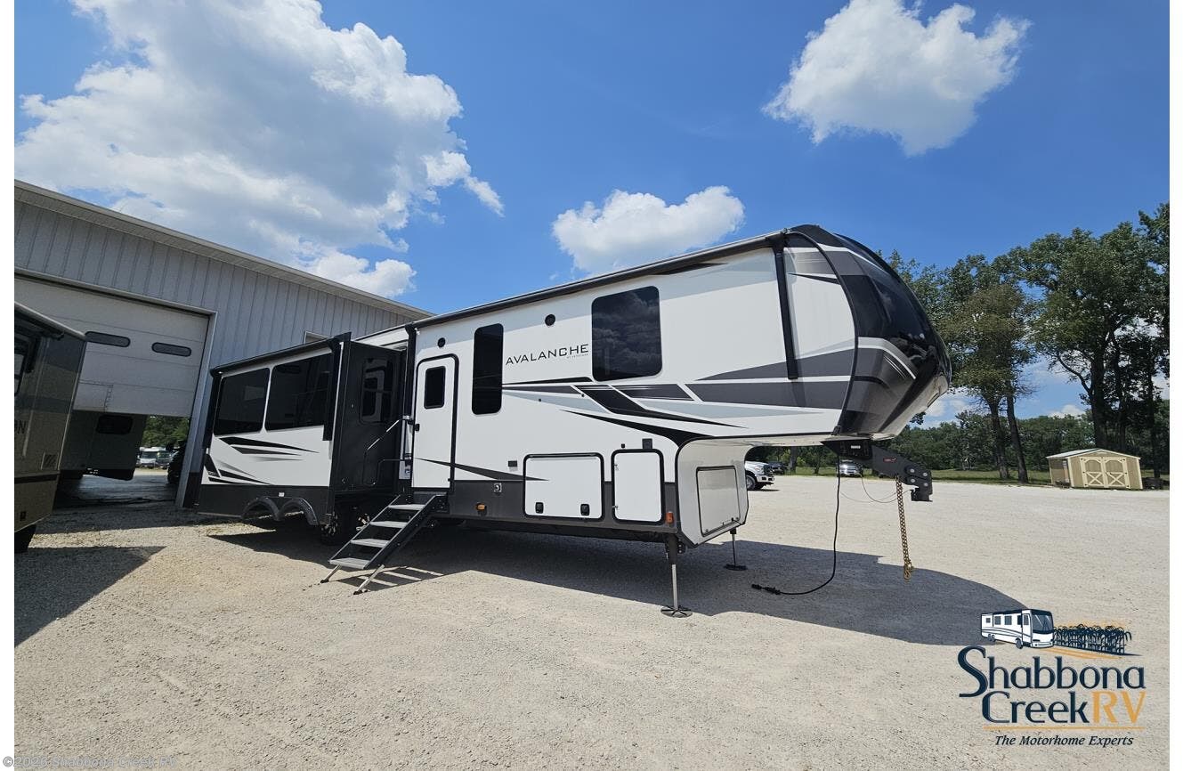 Used 2021 Keystone Avalanche 312RS available in Atkinson, Illinois