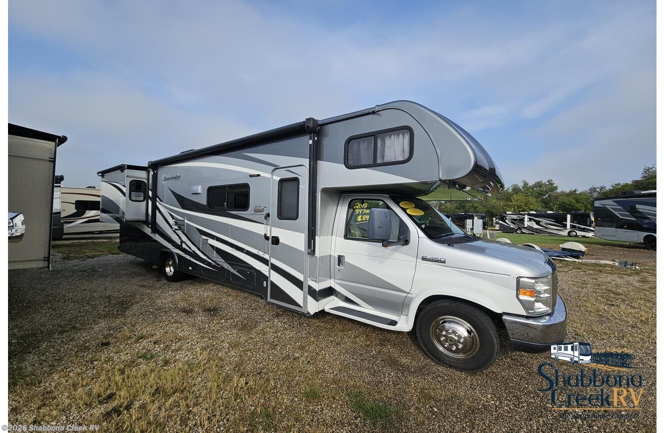 Used 2018  Forest River Sunseeker 3010DS by Forest River from Shabbona Creek RV in Atkinson, IL