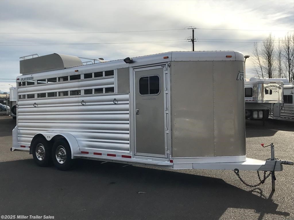 Livestock Trailer 2017 Platinum Coach 4 Bumper Pull