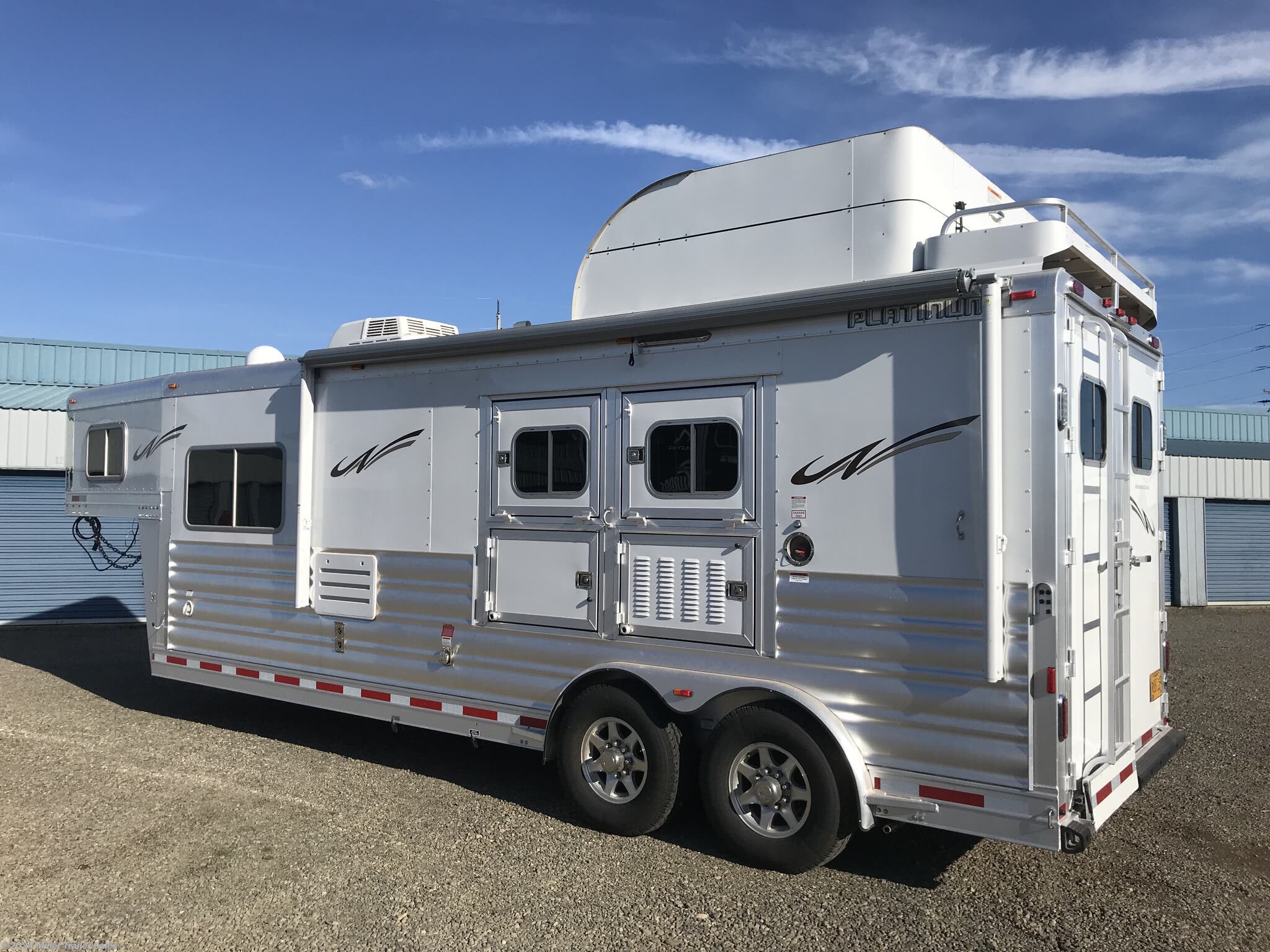 Horse Trailer - 2016 Platinum Coach 2 Horse 11' sw Outlaw Conversions ...